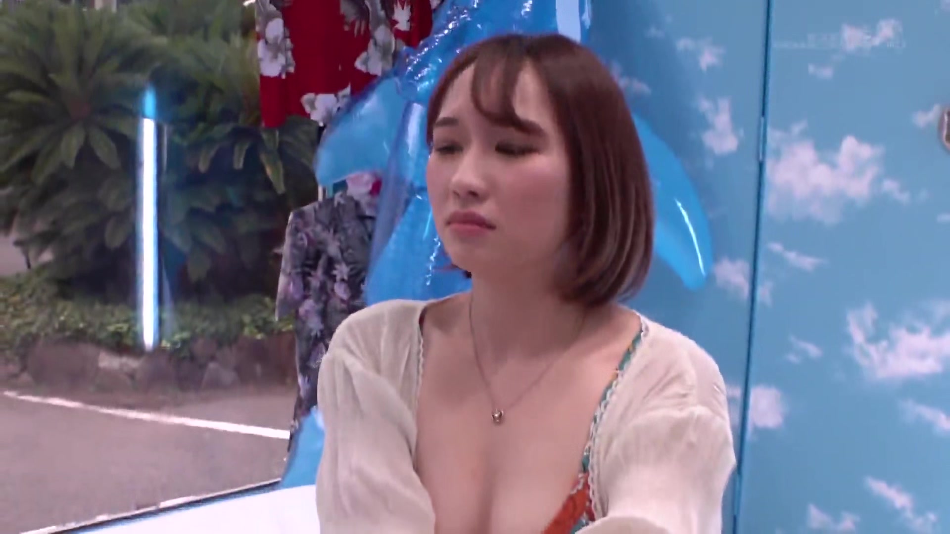 Süße Japanerin wird uns heute im Garten überraschen | Hammerporno.xxx